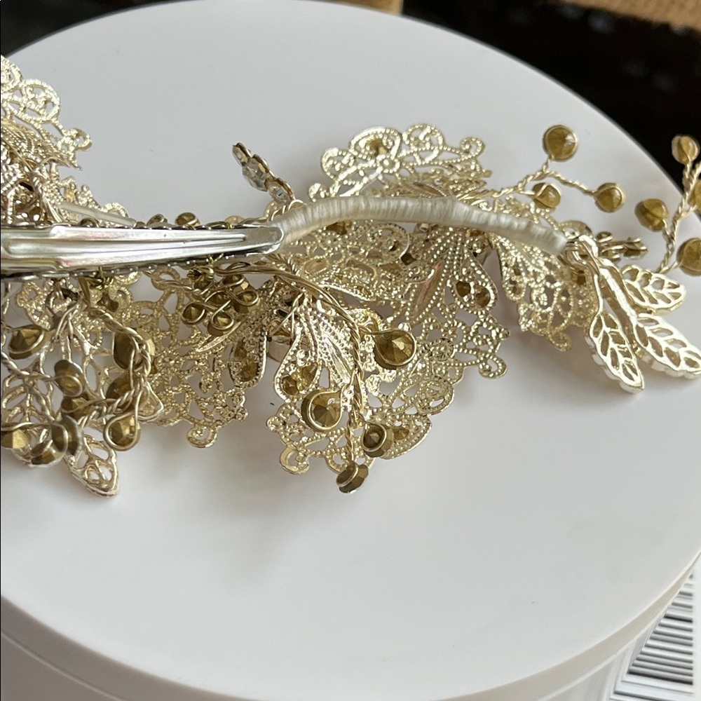 Bel Aire Bridal Rhinestone gold hair clip - Picture 5 of 5
